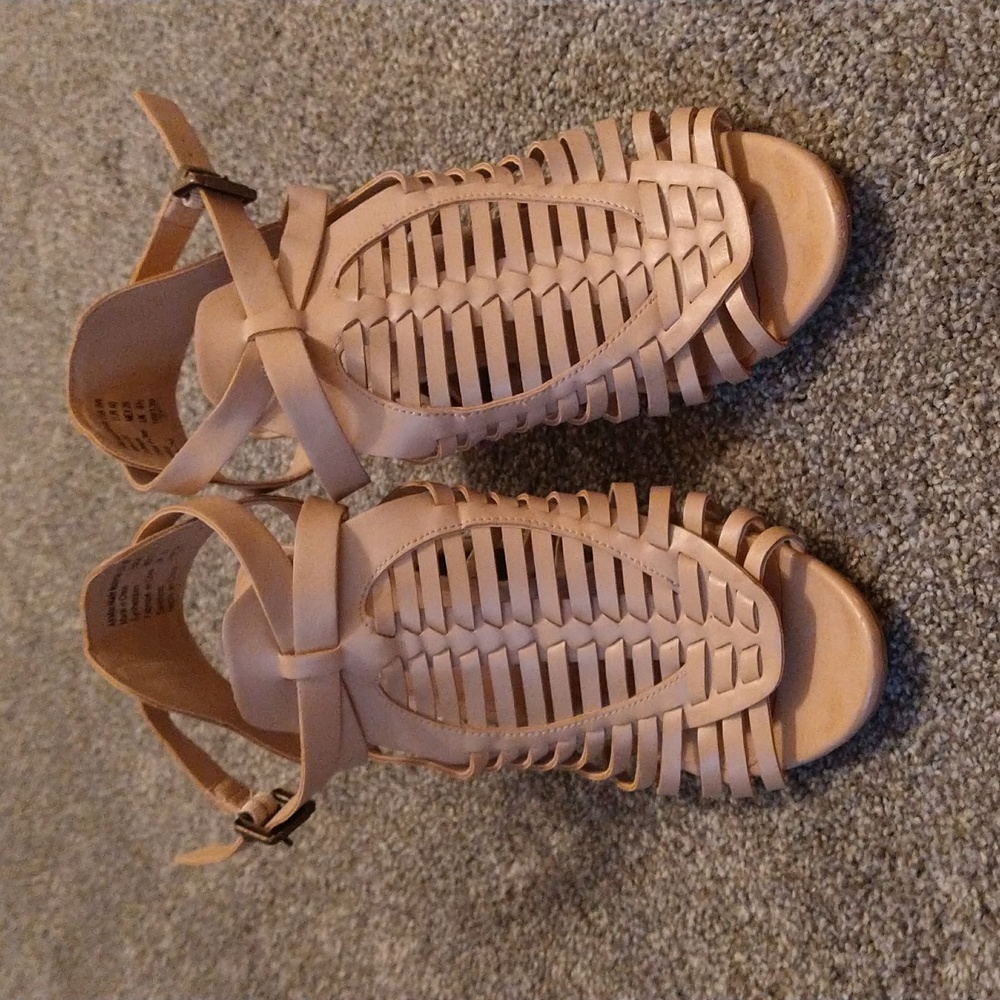 American Eagle Heels